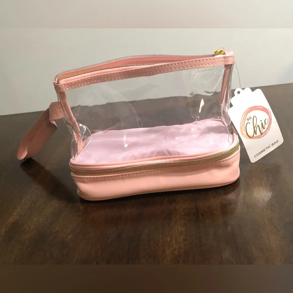 So chic Cosmetics bag  bottom zip inside pockets pink. 6” H X 10” L